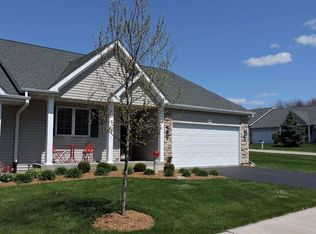 4846 Streamside Dr, Loves Park, IL 61111