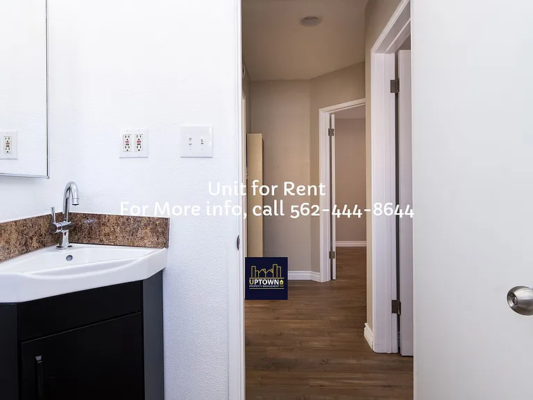 11750 Downey Ave — Photo 11