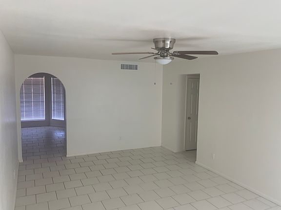3rd image of 1312 W Estrella Dr