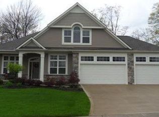 438 Saint Andrews Ln, Broadview Heights, OH 44147