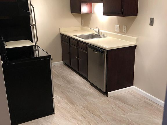 4th image of 950 Ann St APT 301