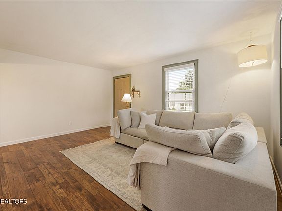 5th image of 1103 Huffland Dr