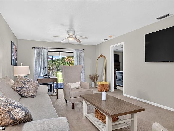 4th image of 2221 E 5th St APT 21