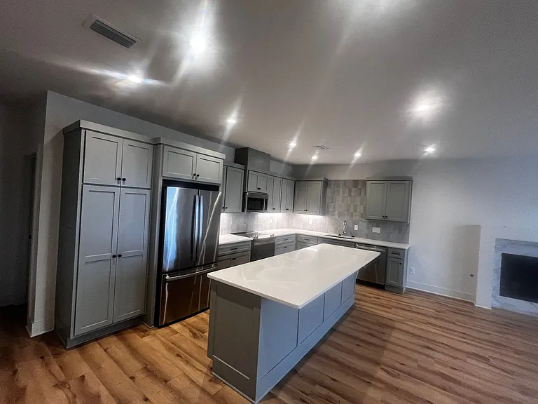 712 N Magnolia St #B — Photo 7