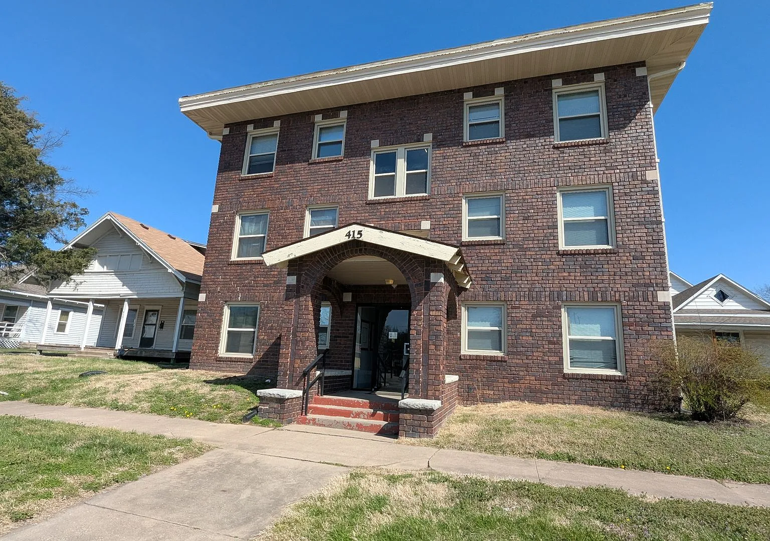 1 Bed, 1 Bath Affordable Apartment - Minutes From PSU — Photo 1