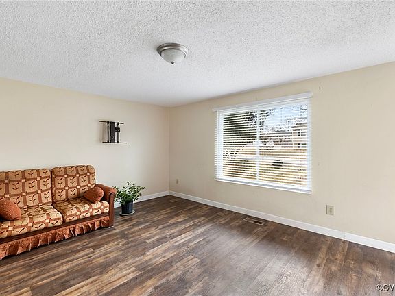 4th image of 101 Moorwood Ridge Dr