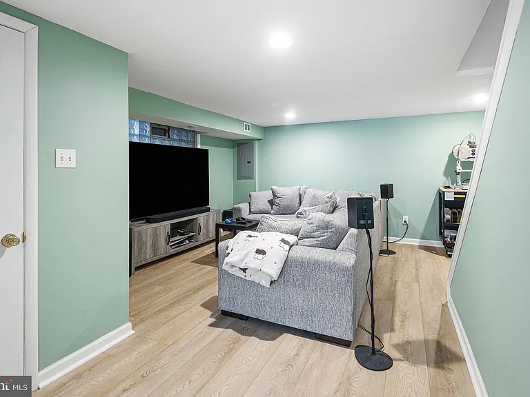 7200 Shalkop St — Photo 27