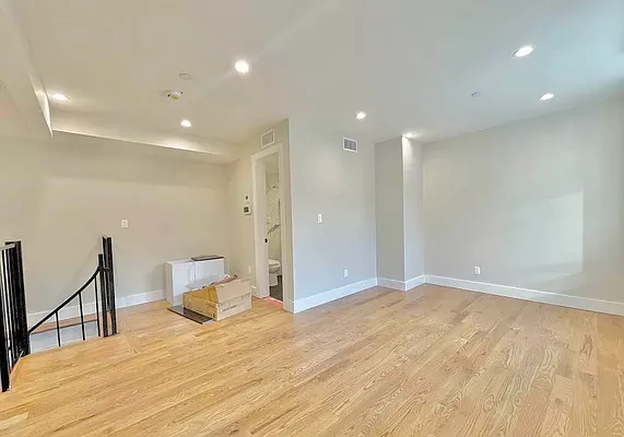 Rented by Reavis | media 15