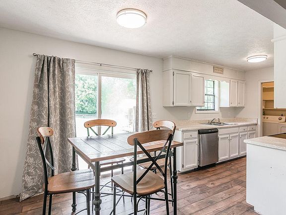 5th image of 1565 Winding Way Cir