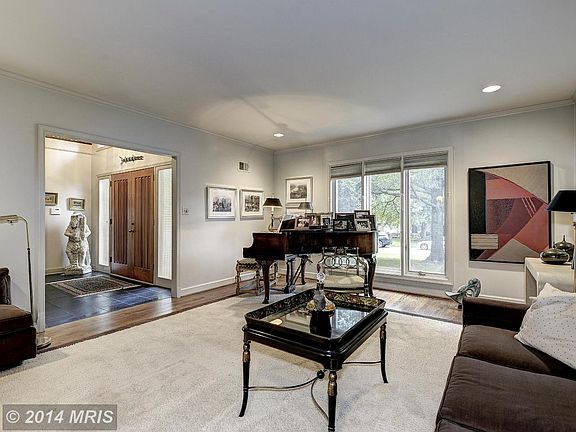 3rd image of 9813 Glenolden Dr