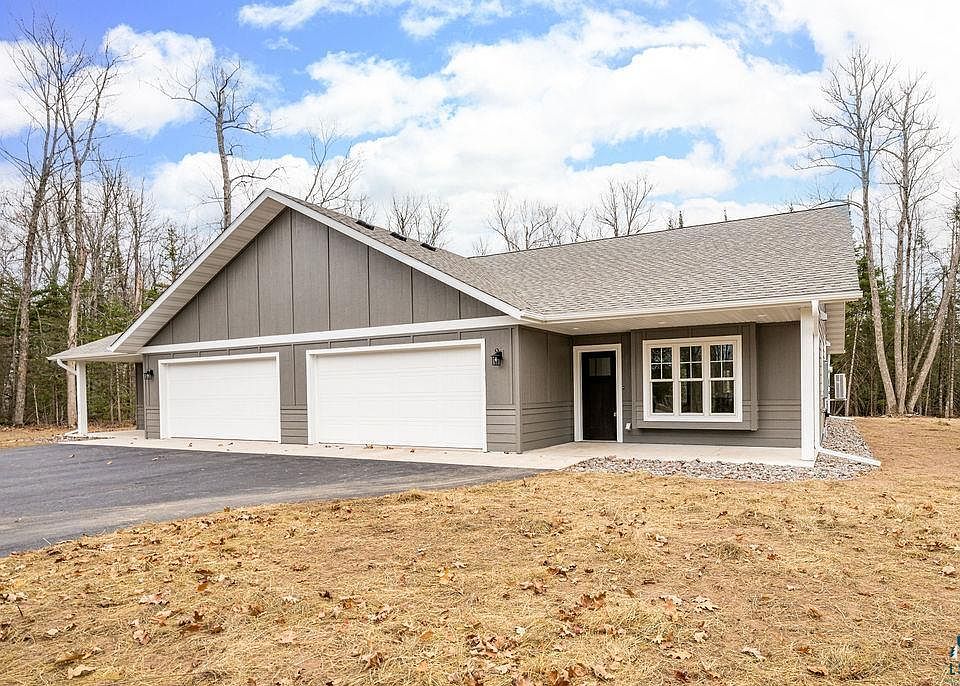 1st image of 3136 Maple Dr #3136