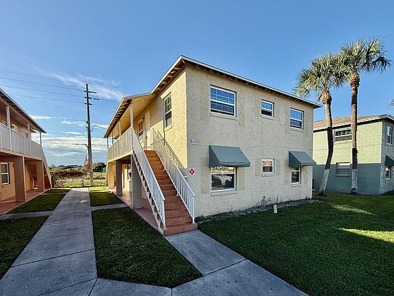 3rd image of 732 Michigan Ct