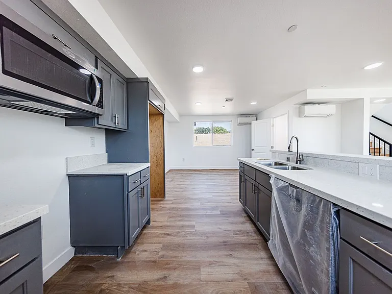 Huge 2, 3 & 4 Bed 2026 Townhomes — Photo 97