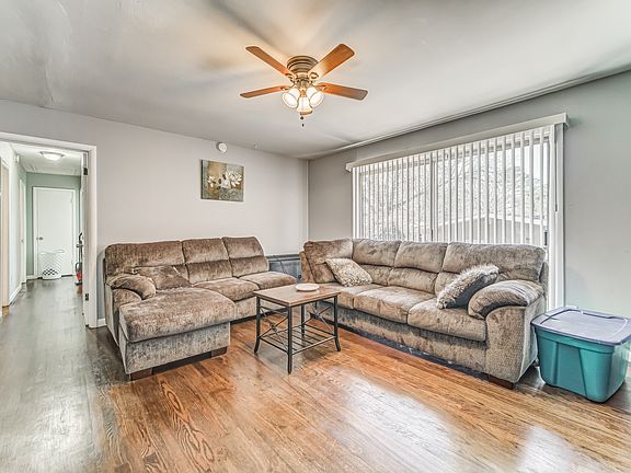 4th image of 1055 Pineridge Dr