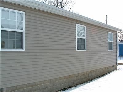 2nd image of 923 Maplehurst Ave