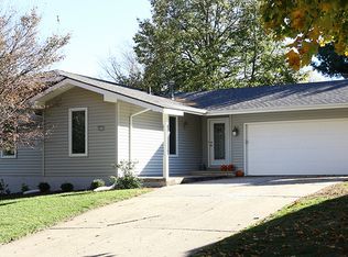 9630 Forest Ave, Clive, IA 50325