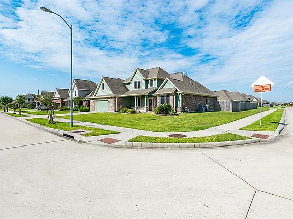 2nd image of 14035 Hawthorne Cir