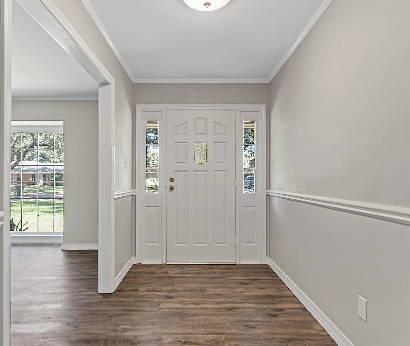 3 bed, 2800 sqft, $2,000 — Photo 3