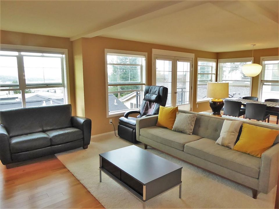 3rd floor living room facing windows