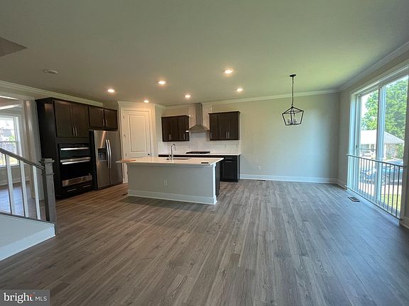 3rd image of 14980 Walter Robinson Ln