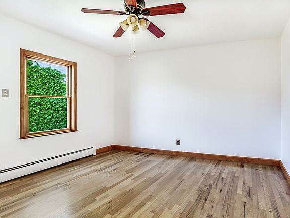 3rd image of 740 Leonard St #2