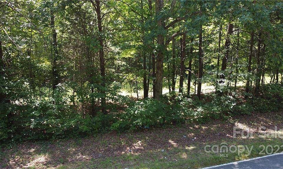 2nd image of 860 Perry Rd