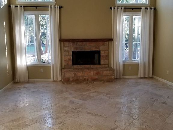 5th image of 240 Moss Creek Dr