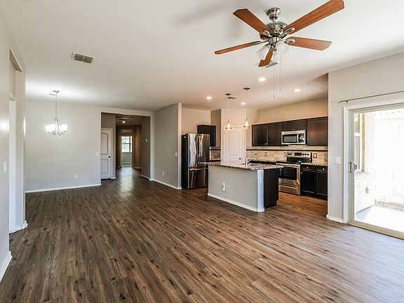 5th image of 2444 W Tamarisk Ave
