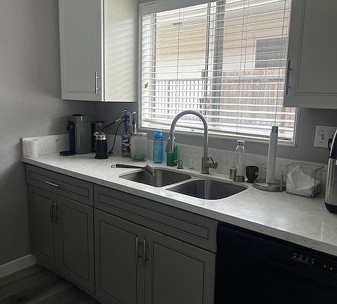 3rd image of 933 N Cedar St APT 19