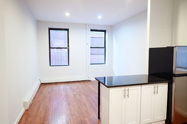 1st image of 1376 1st Ave APT 6