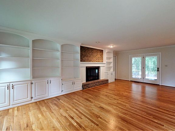 3rd image of 2602 Montchateau Dr
