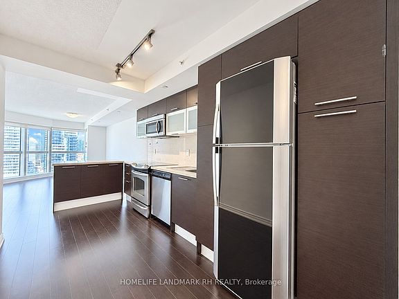 5th image of 386 Yonge St #2316
