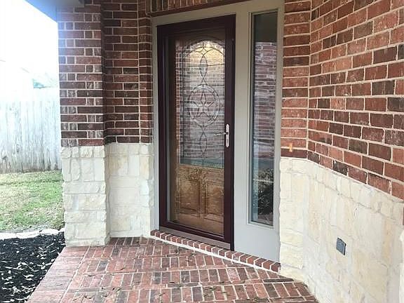 2nd image of 420 Laddingford Ln