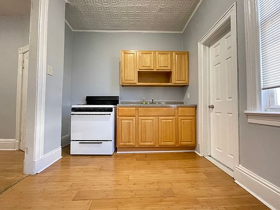2nd image of 94 Fleet St #19E