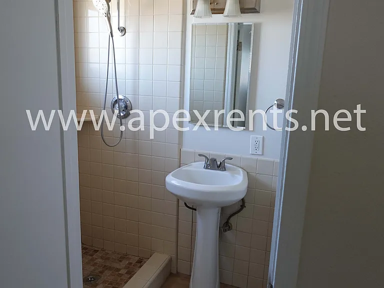 5315 Valparaiso Cir — Photo 4