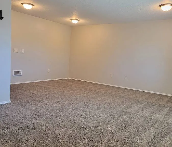 1206 E Poplar St #4 — Photo 6