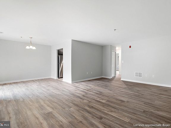 4th image of 5060 W Brigantine Ct #5060