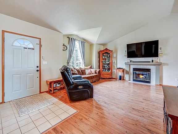 4th image of 7409 86th St NE