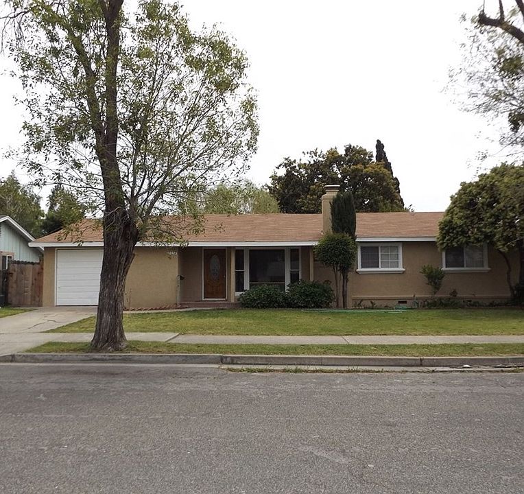 1st image of 1074 Mulberry Ave
