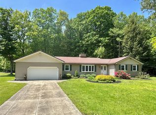 6140 Red Pine Ln, Erie, PA 16506