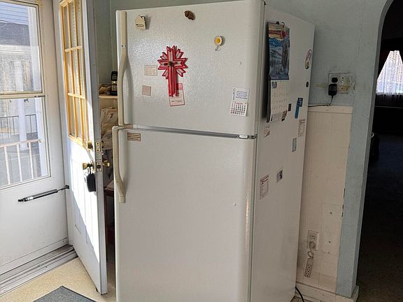 4th image of 1020 Lincoln St