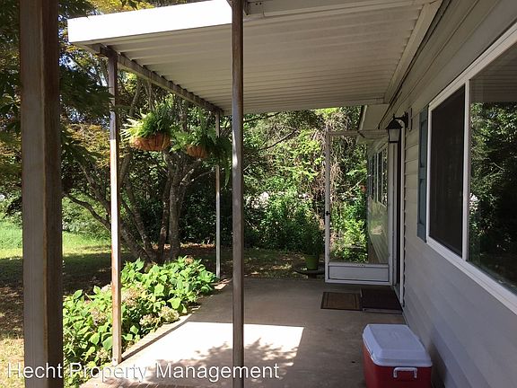 2nd image of 128 Cove View Dr