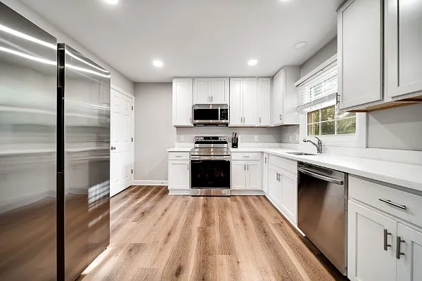 1015 Craig St — Photo 4