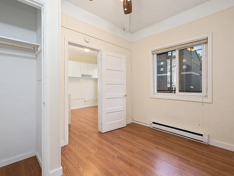 Queen Anne Court — Photo 37