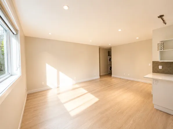 835 Prospect Ave, North Vancouver, BC V7R 2M2