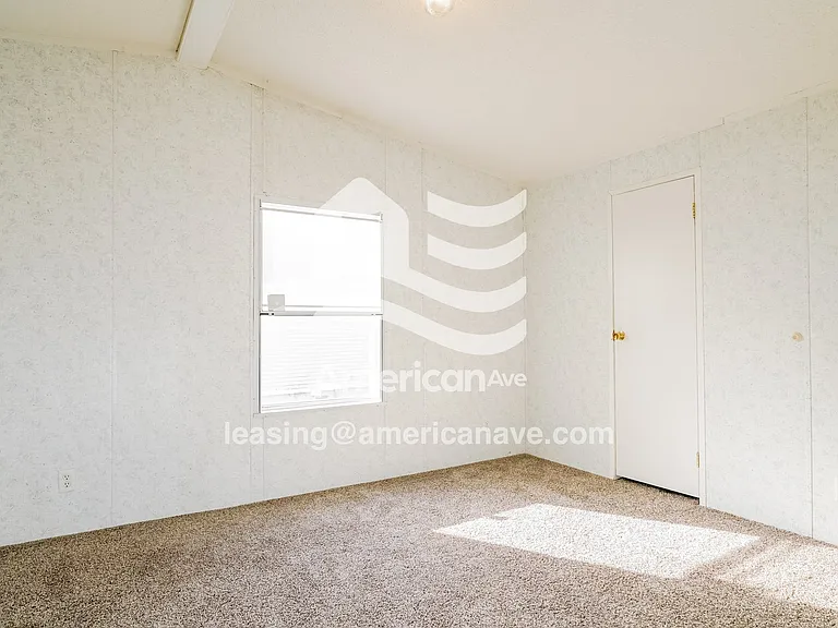 23451_012_bedroom_13643487.jpg