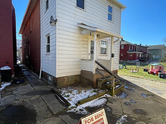 2nd image of 202 Park Ave