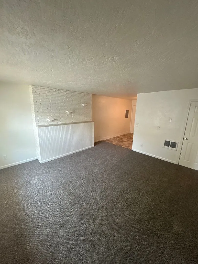 2 bed, 1.0 bath, 800 sqft, $1,195 — Photo 3