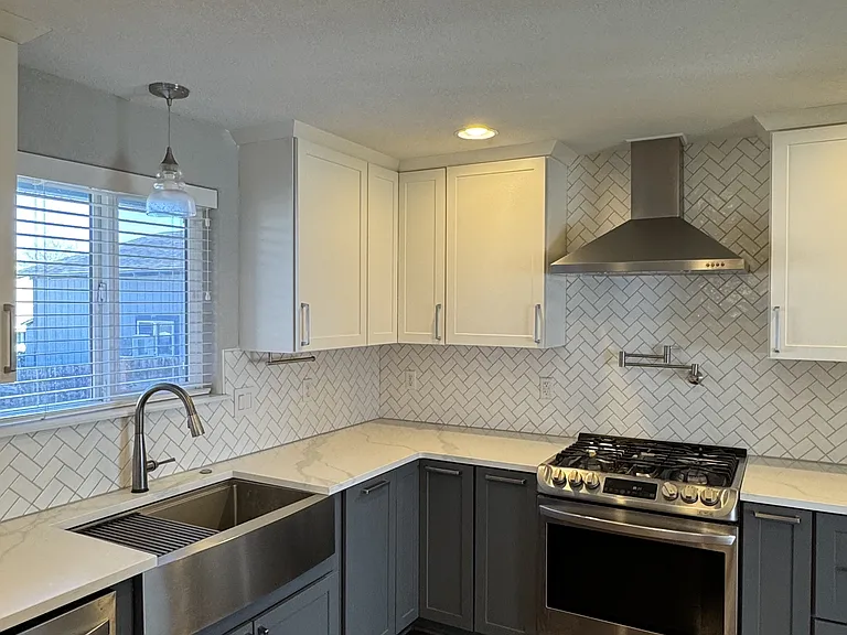 935 Fairfield Cir — Photo 4