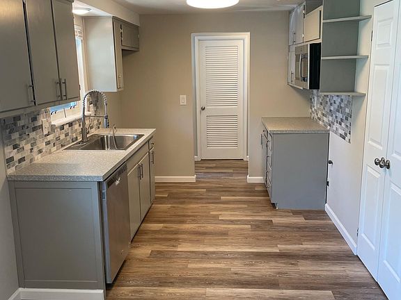3rd image of 6309 Holbrook Dr